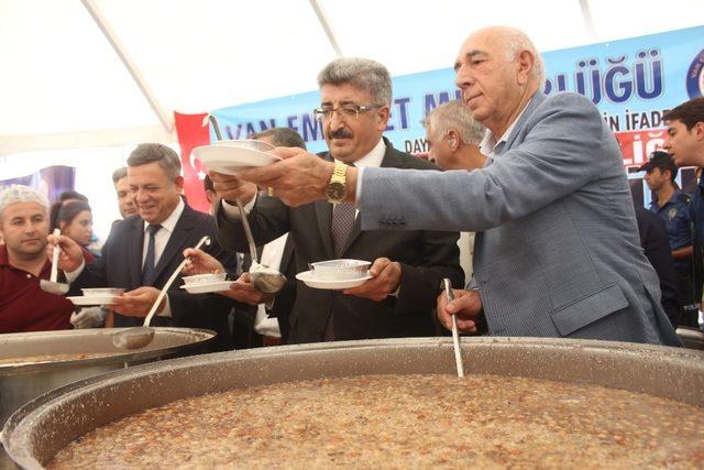 Van&rsquo;da aşure dağıtımı 3