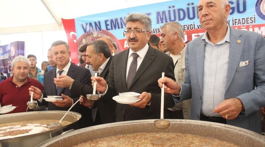 Van&rsquo;da aşure dağıtımı