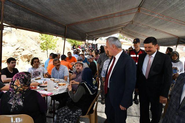 Isparta Yakaören’de geleneksel aşure günü