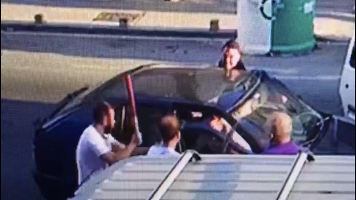 'Hannibal' damat kavga sırasında kayınpederinin dudağını ısırdı!