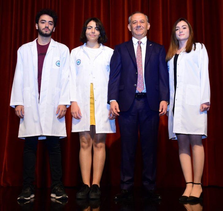 ESOGÜ Tıp Fakültesi’nin yeni öğrencileri beyaz önlüklerini giydi G2