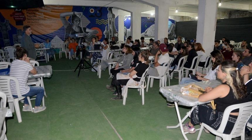 Sanat&ccedil;ılar tecr&uuml;belerini paylaştı