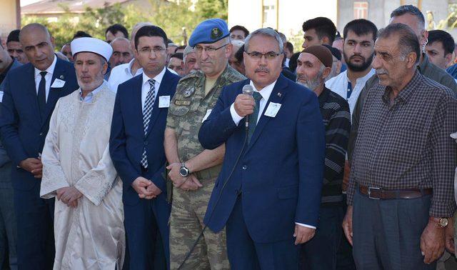 Kulp ta şehit olan iş&ccedil;i Muş ta toprağa verildi 3