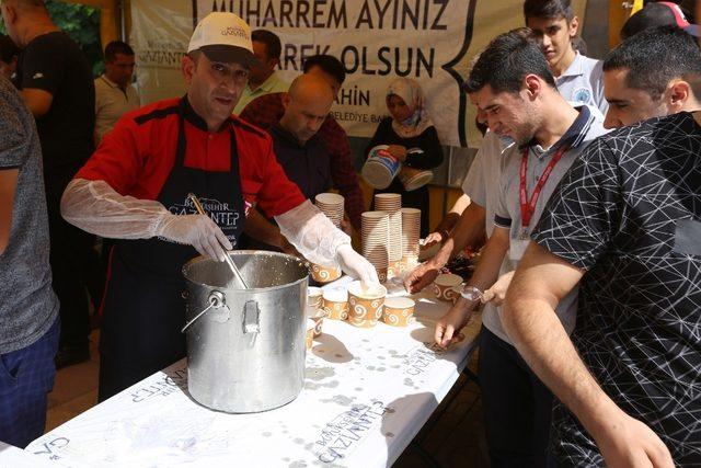 Büyükşehir, 55 bin kişiye aşure dağıtacak