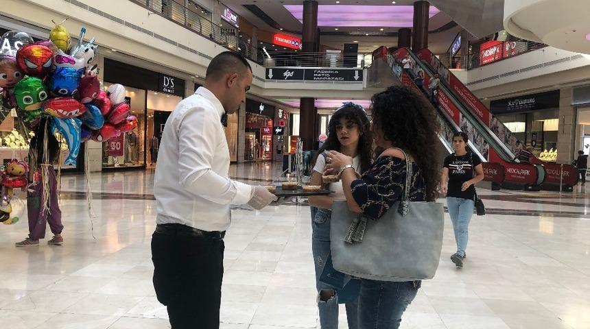 Nata Vega bin 500 kişiye aşure dağıttı