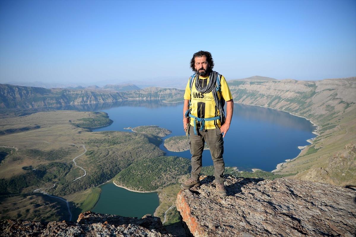 Nemrut Krater G&ouml;l&uuml; b&uuml;y&uuml;l&uuml;yor