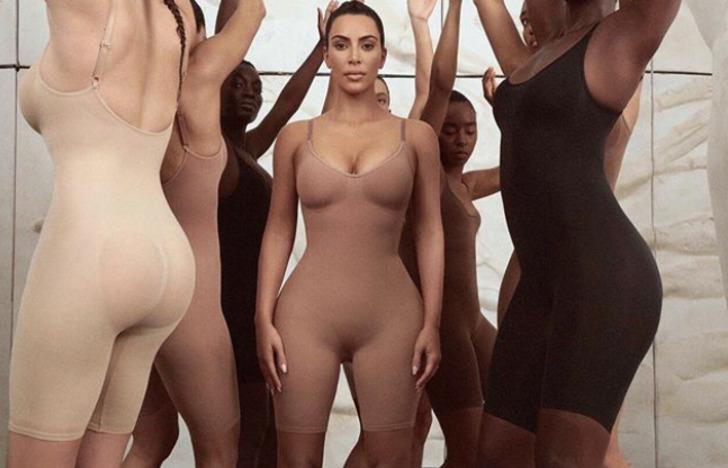 Kim Kardashian'dan güzellik itirafı: 'Sıkı korseler yüzünden altıma yapmak zorunda kaldım' G1