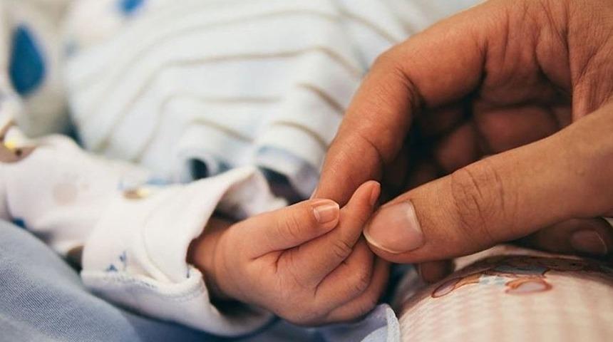 Tüp bebekle çocuk sahibi olan ABD’li çiftin kızları Asyalı çıktı