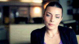 Burcu Kara'yı onlarca arı soktu ölümden döndü