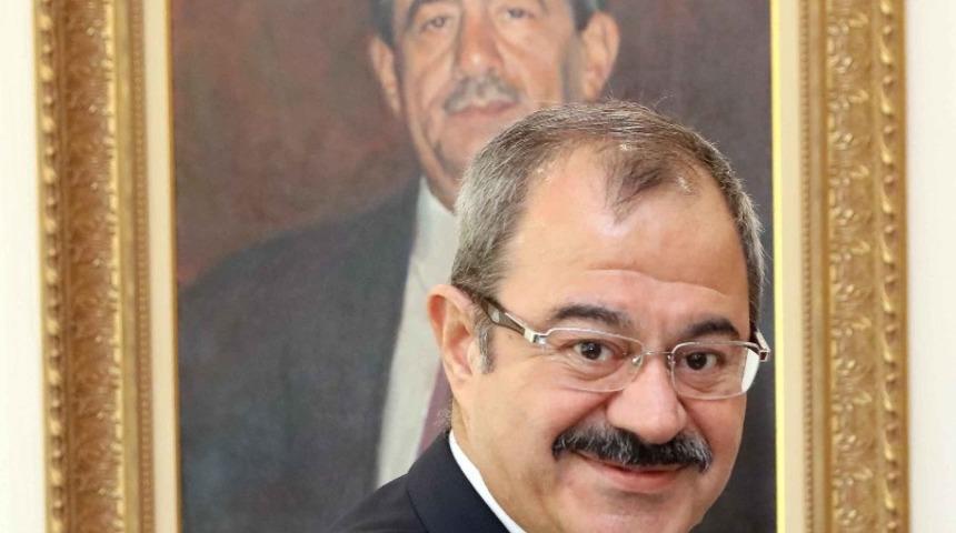 Görevini Mehmet Büyükekşi’ye devreden Adil Sani Konukoğlu: