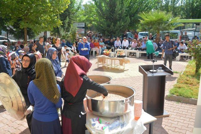 Kadın ve gençlik merkezinde aşure etkinliği