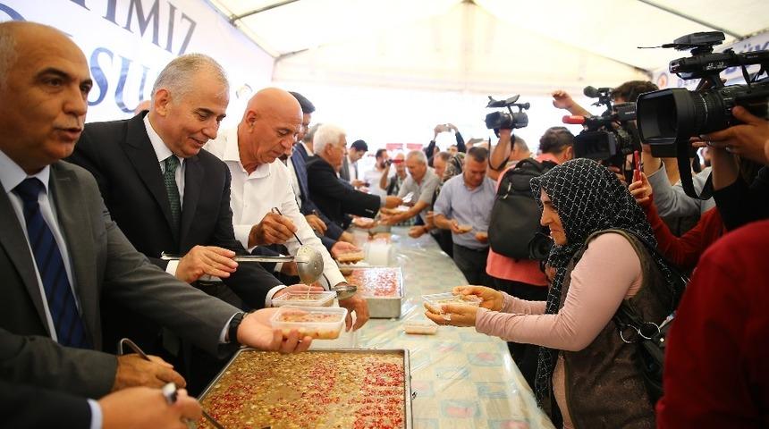 Denizli B&uuml;y&uuml;kşehir Belediyesi&rsquo;nde aşure hayrı