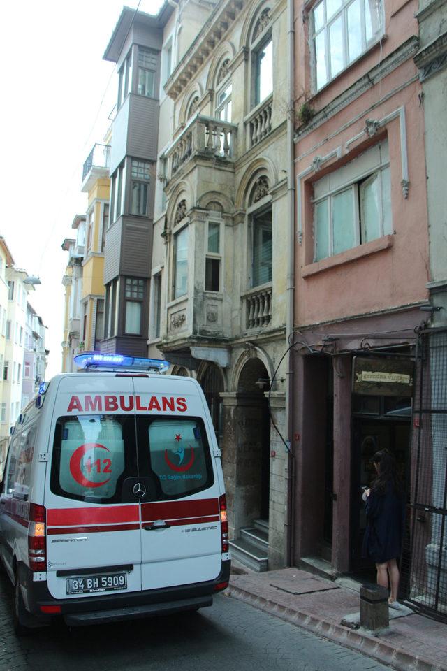 Beyoğlu'nda apart otelde 2 İngiliz turistin sır ölümü