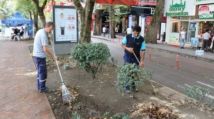 İzmit Y&uuml;r&uuml;y&uuml;ş Yolu, her g&uuml;n temizleniyor