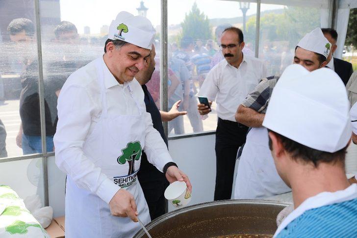 Cuma namazı sonrası aşure ikramı edildi G4