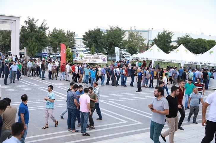 Cuma namazı sonrası aşure ikramı edildi G5