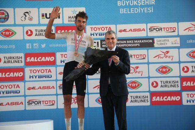 MTB Cup Sakarya bisiklet yarışlarının ilk ödülleri verildi