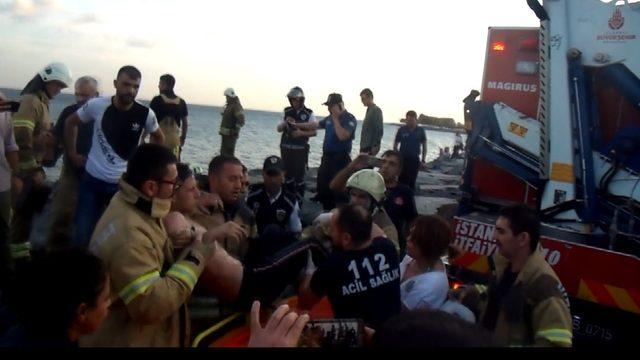 Avcılar'da kayalıklara sıkışan genci itfaiye kurtardı(Geniş Haber)