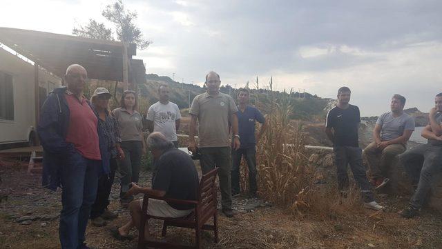 Kıyıya vuran yaralı Akdeniz fokunun tedavi edilmesini istediler (2)