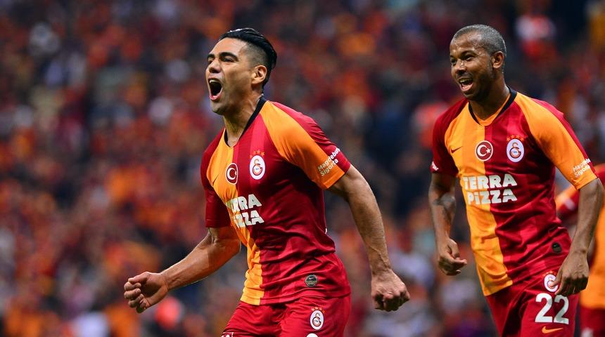Falcao'dan 3 puanlı 'merhaba'!