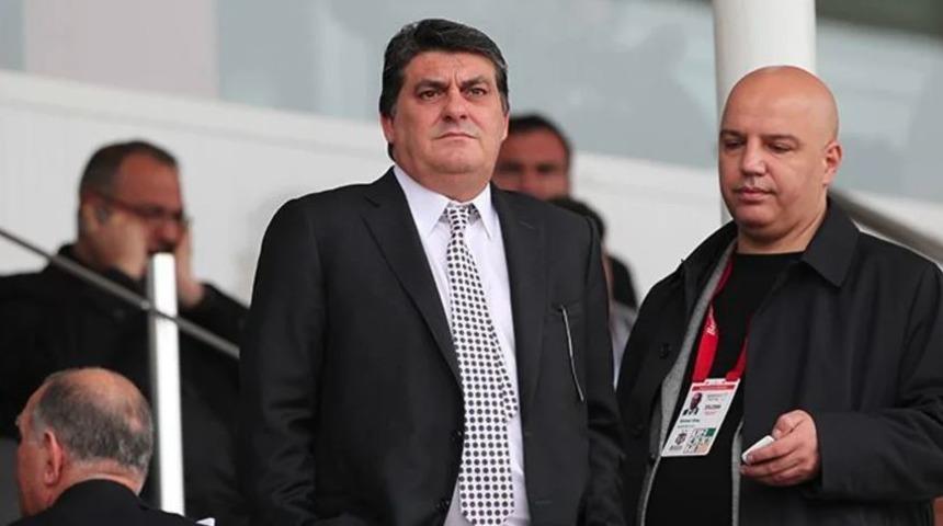 Serdal Adalı annesi Özen Adalı'yı kaybetti