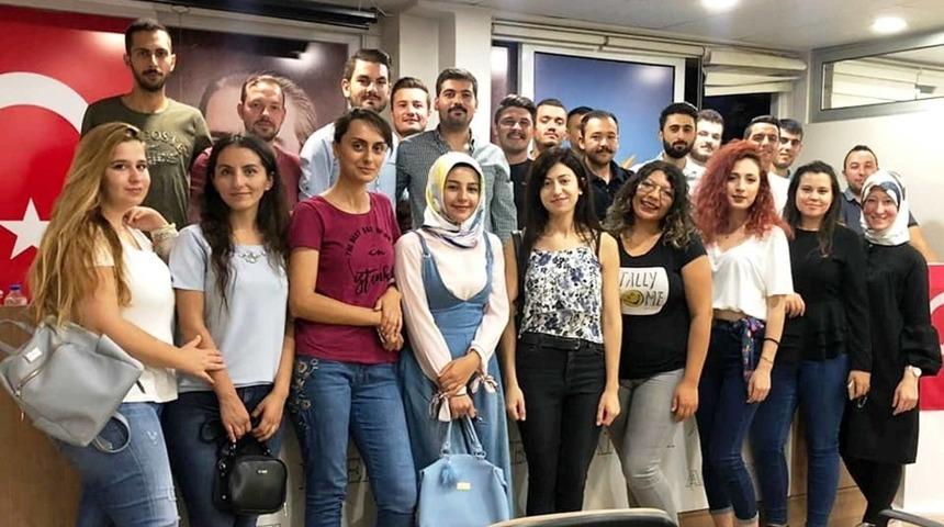 AK Partili gençlerden Diyarbakırlı annelere destek videosu