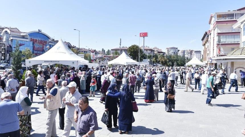Köse’den aşure ikramı