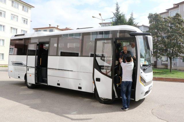 Tedavi gören kanser hastalarını ücretsiz ulaşım