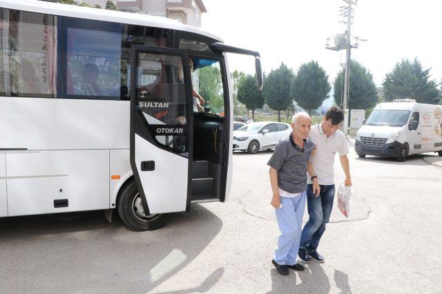 Tedavi gören kanser hastalarını ücretsiz ulaşım