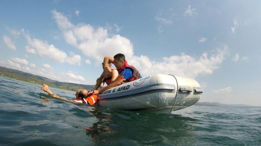 AFAD&rsquo;tan su &uuml;st&uuml; arama kurtarma tatbikatı