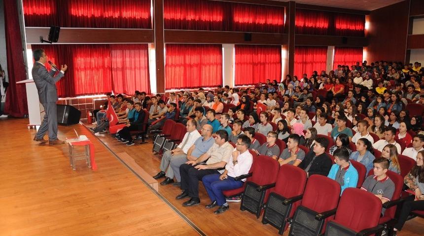 Simav&rsquo;da &rsquo;Demokrasi ve Milli Birlik G&uuml;n&uuml;&rsquo; konulu seminer