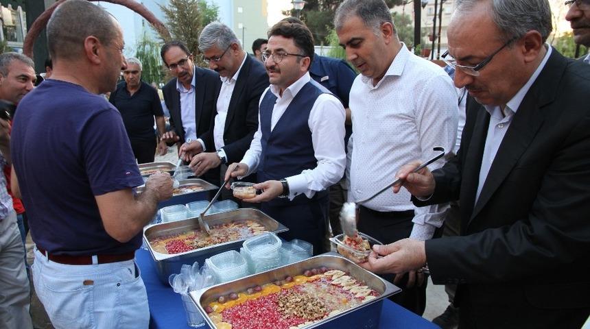 Kaymakam &Ccedil;am aşure programına katıldı