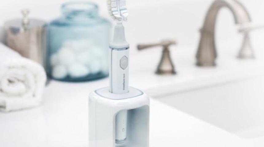 20 saniyede dişlerinizi fırçalayıp air drum çalabilirsiniz