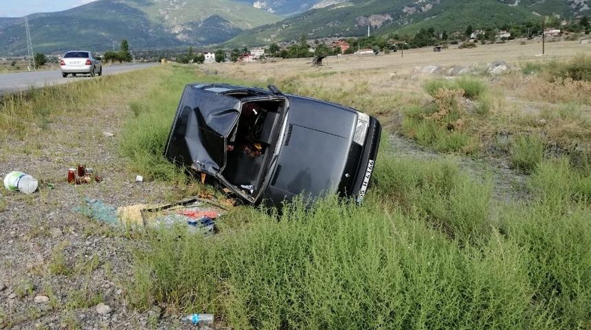 Otomobil takla attı: 2 yaralı