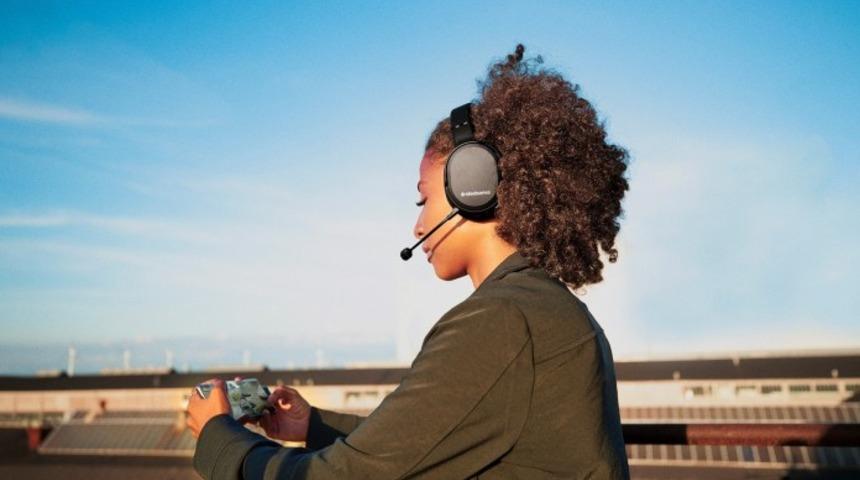 Dünyanın ilk kablosuz mobil oyuncu kulaklığı: Arctis 1 Wireless    