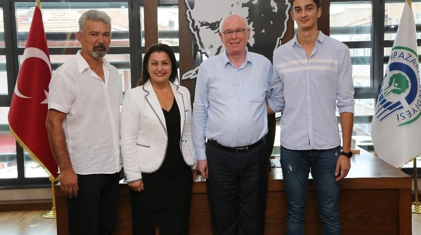 Odunpazarı&rsquo;ndan Fenerbah&ccedil;e&rsquo;ye transfer olan Yiğit Yıldız&rsquo;dan Başkan Kazım Kurt&rsquo;a ziyaret