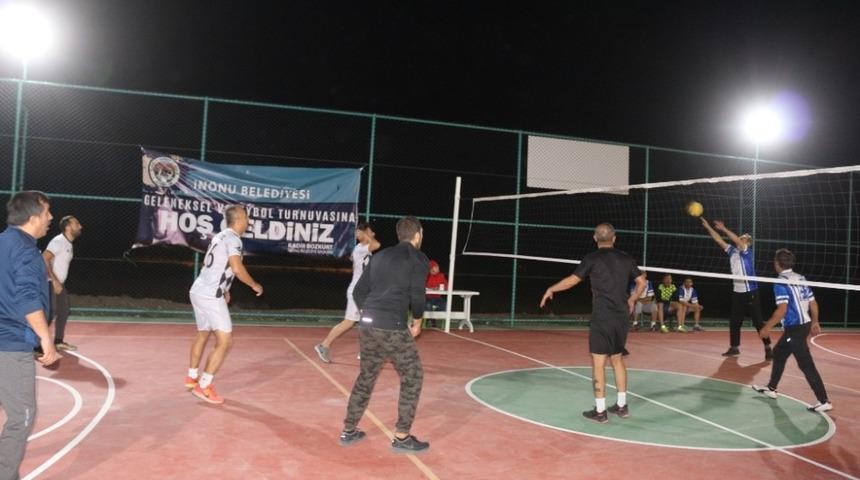 İnönü’de Voleybol heyecanı başladı
