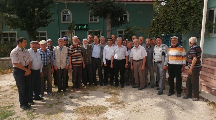 Köy yolları asfaltlanıyor