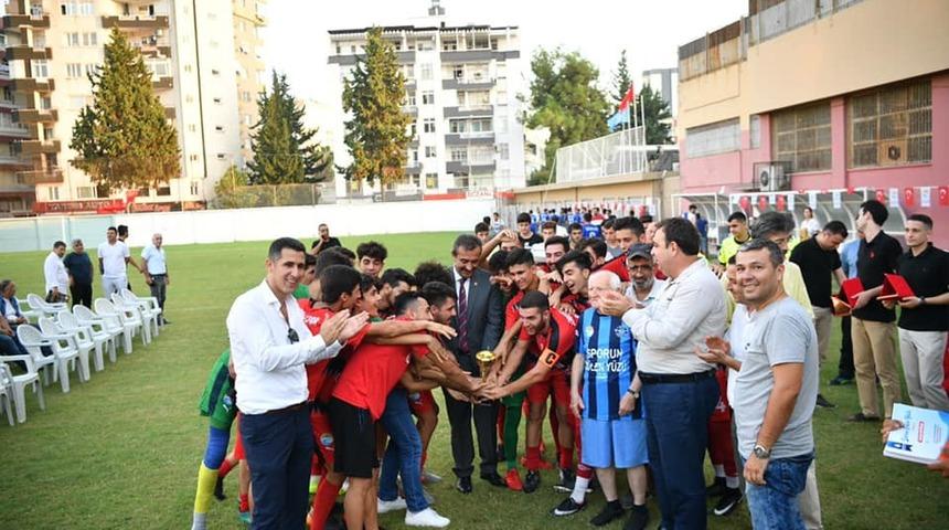 Sporun G&uuml;len Y&uuml;z&uuml; Futbol Turnuvası kupa ve sertifika t&ouml;reni ile sona erdi