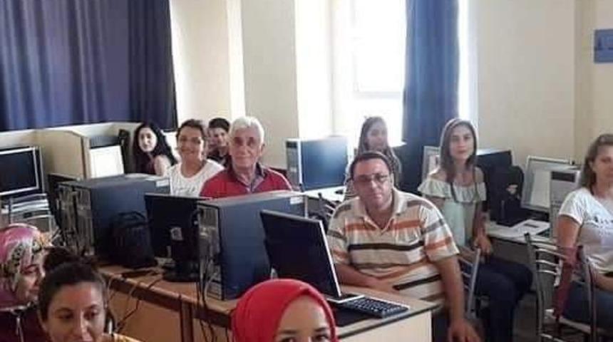 Burhaniye&rsquo;de bilgisayar kurslarına yoğun ilgi