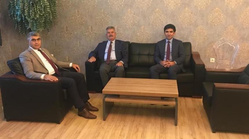 Vali G&uuml;rel Sandalye Fabrikası hakkında bilgi aldı