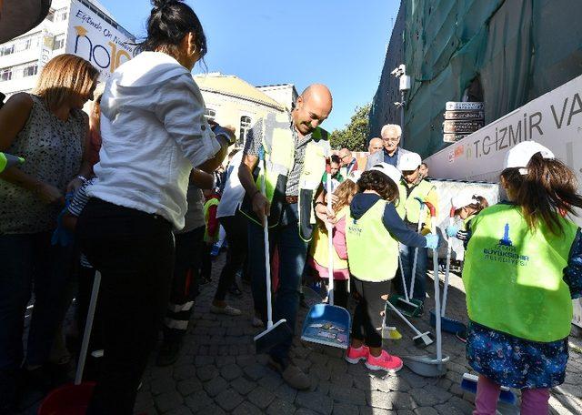 Tarihi çarşıda temizlik seferberliği