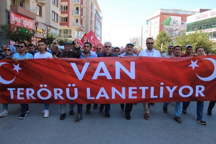 Van’da ’Teröre Lanet, Kardeşliğe Davet’  yürüyüşü G4
