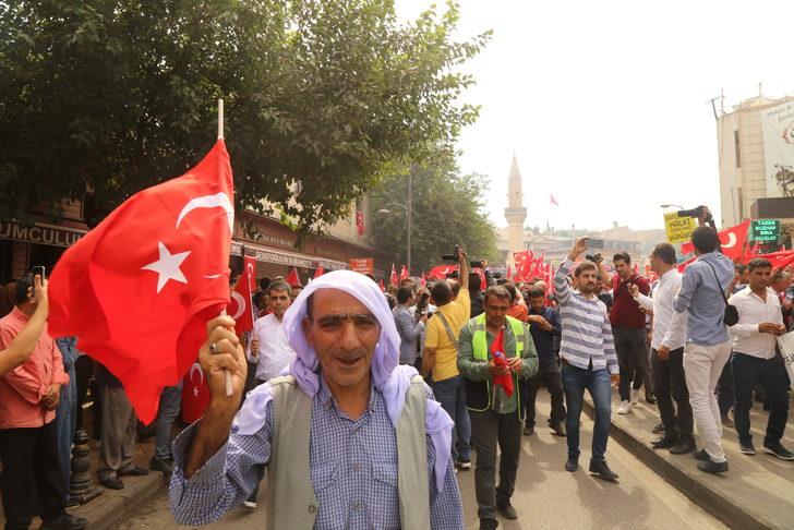 Şanlıurfa'da binlerce kişi terörü lanetledi G3