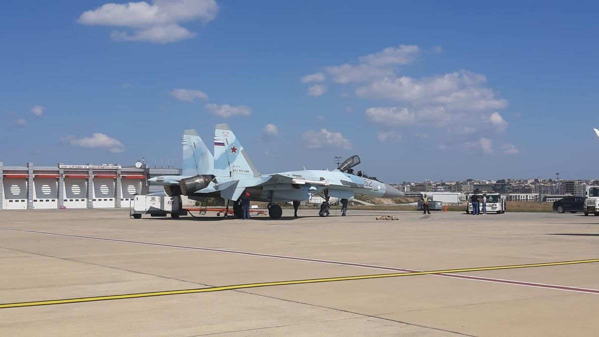 Rus savaş u&ccedil;ağı SU-35 İstanbul semalarında  