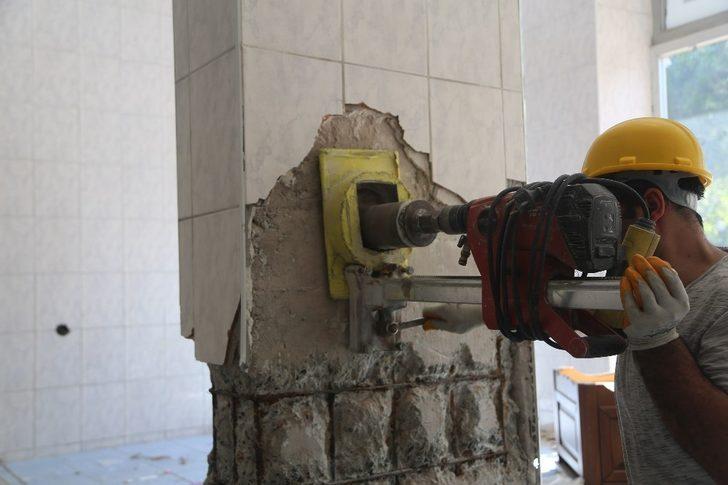 Maltepe’de boşaltılan riskli binadan karot örnekleri alındı G2