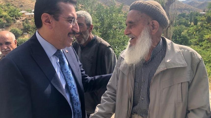 Diyarbakır&rsquo;da annelere eski bakandan destek