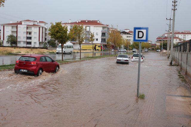 Aksaray'da sağanak, sele neden oldu