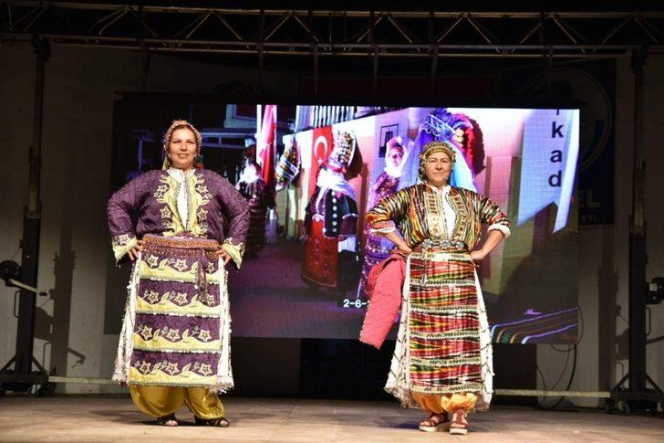 Edremit’te renkli defile G2