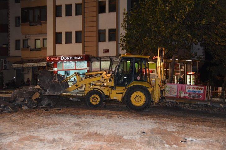 Karesi Belediyesi Şehitlik Kavşağını düzenleniyor G3